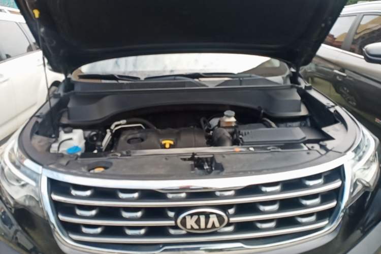 Used Kia Sportage R 2018 2.0L Automatic Smart Luxury Version China V Standard Engine Bay