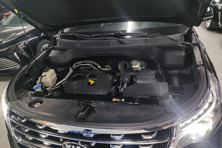 Used Kia Sportage R 2018 2.0L Automatic Smart Luxury Version China V Standard Engine Bay