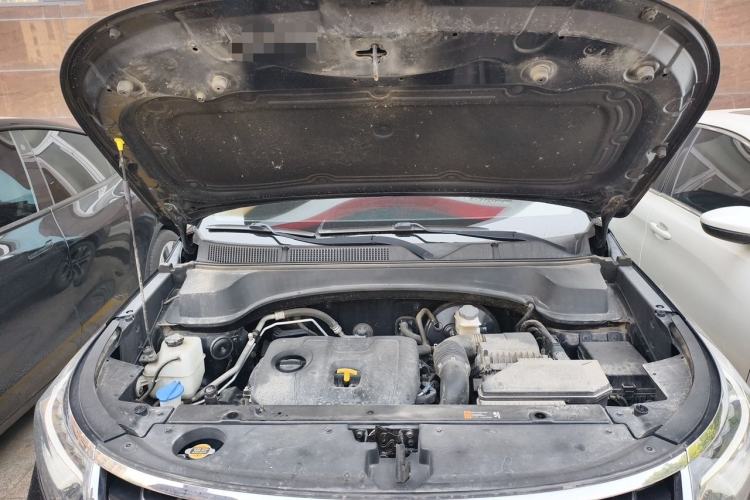 Used Kia Sportage R 2018 2.0L Automatic Smart Luxury Version China V Standard Engine Bay