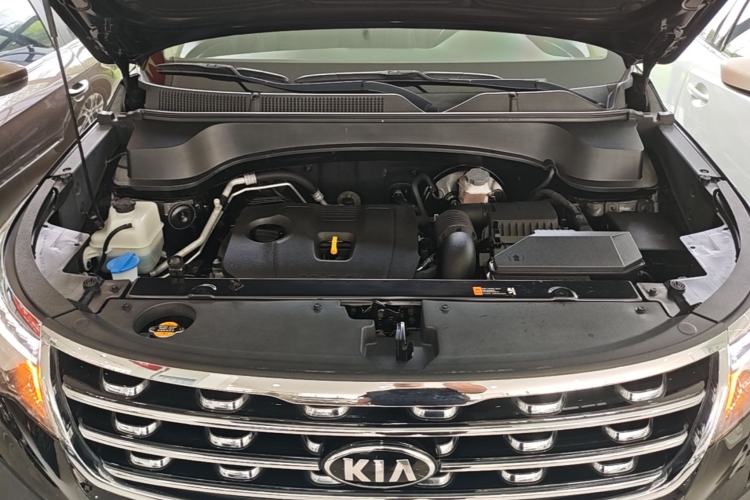 Used Kia Sportage R 2018 2.0L Automatic Smart Luxury Version China V Standard Engine Bay