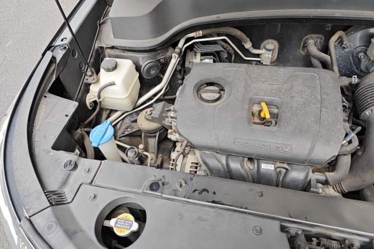 Used Kia Sportage R 2018 2.0L Automatic Smart Luxury Version China V Standard Engine Bay Right