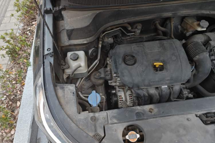 Used Kia Sportage R 2018 2.0L Automatic Smart Luxury Version China V Standard Engine Bay Right
