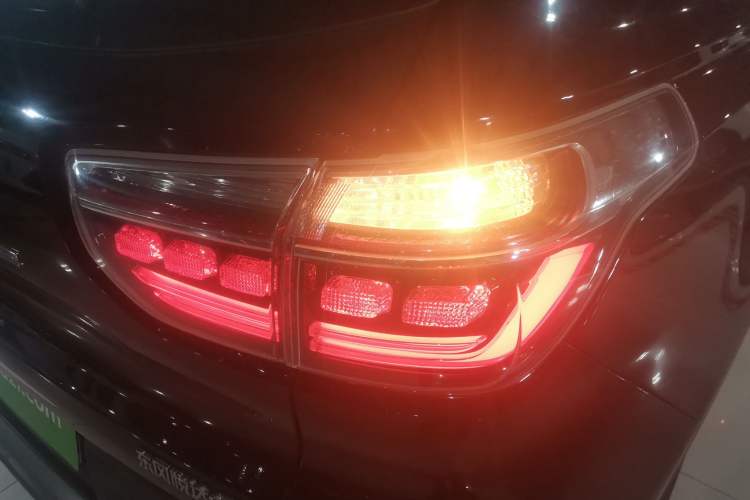 Used Kia Sportage R 2018 2.0L Automatic Smart Luxury Version China V Standard Exterior 3