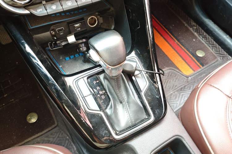 Used Kia Sportage R 2018 2.0L Automatic Smart Luxury Version China V Standard Gear Lever