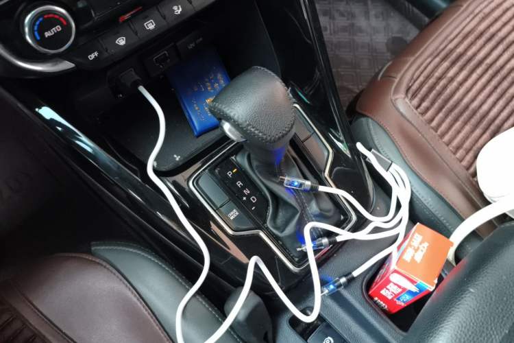 Used Kia Sportage R 2018 2.0L Automatic Smart Luxury Version China V Standard Gear Lever