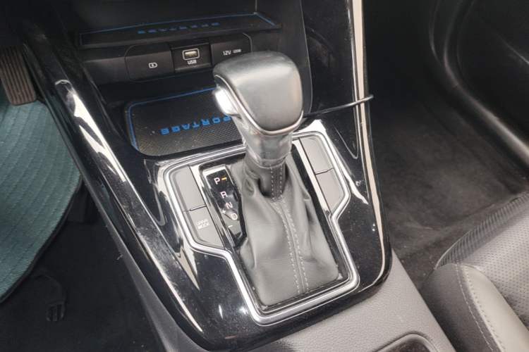 Used Kia Sportage R 2018 2.0L Automatic Smart Luxury Version China V Standard Gear Lever