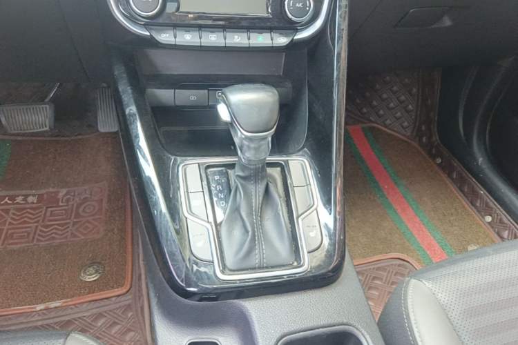 Used Kia Sportage R 2018 2.0L Automatic Smart Luxury Version China V Standard Gear Lever