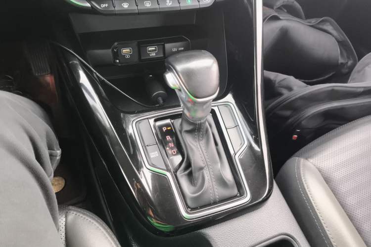 Used Kia Sportage R 2018 2.0L Automatic Smart Luxury Version China V Standard Gear Lever