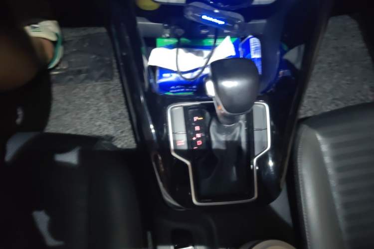 Used Kia Sportage R 2018 2.0L Automatic Smart Luxury Version China V Standard Gear Lever