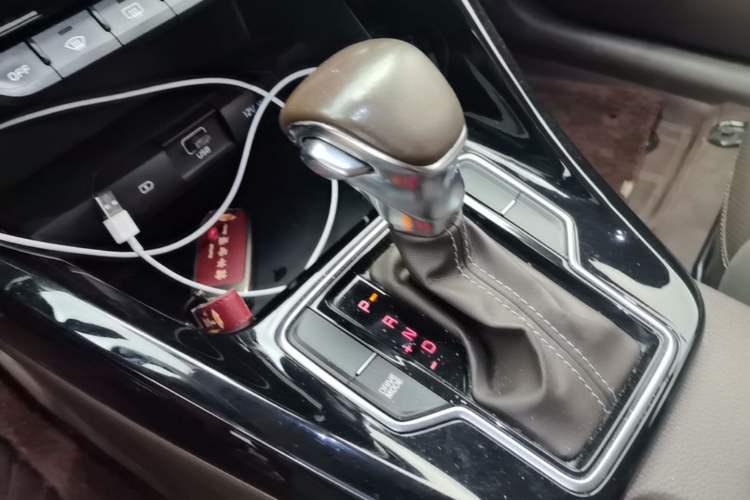 Used Kia Sportage R 2018 2.0L Automatic Smart Luxury Version China V Standard Gear Lever
