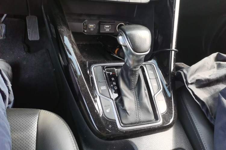 Used Kia Sportage R 2018 2.0L Automatic Smart Luxury Version China V Standard Gear Lever