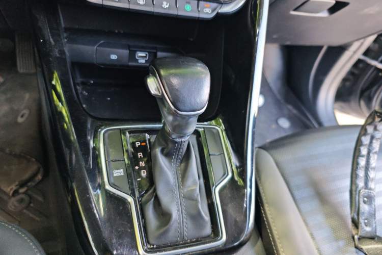 Used Kia Sportage R 2018 2.0L Automatic Smart Luxury Version China V Standard Gear Lever