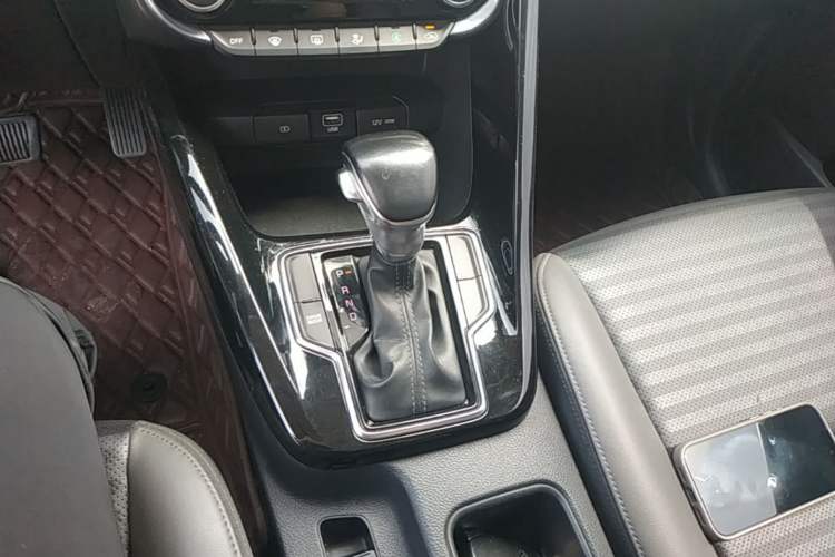 Used Kia Sportage R 2018 2.0L Automatic Smart Luxury Version China V Standard Gear Lever