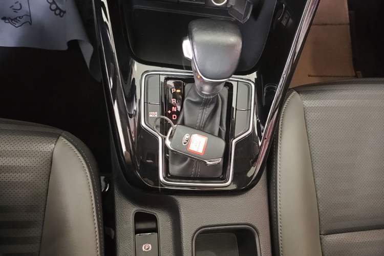 Used Kia Sportage R 2018 2.0L Automatic Smart Luxury Version China V Standard Gear Lever