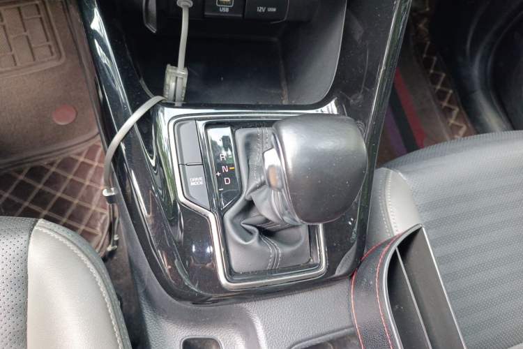 Used Kia Sportage R 2018 2.0L Automatic Smart Luxury Version China V Standard Gear Lever