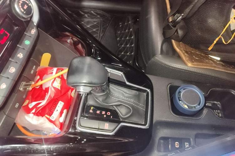 Used Kia Sportage R 2018 2.0L Automatic Smart Luxury Version China V Standard Gear Lever