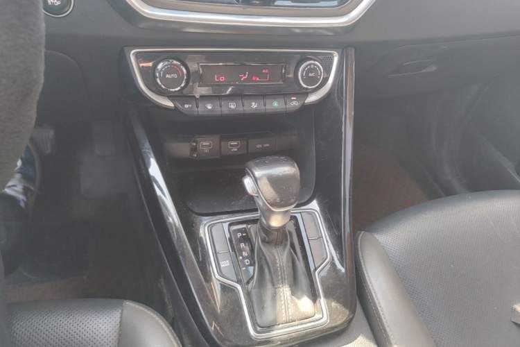Used Kia Sportage R 2018 2.0L Automatic Smart Luxury Version China V Standard Gear Lever