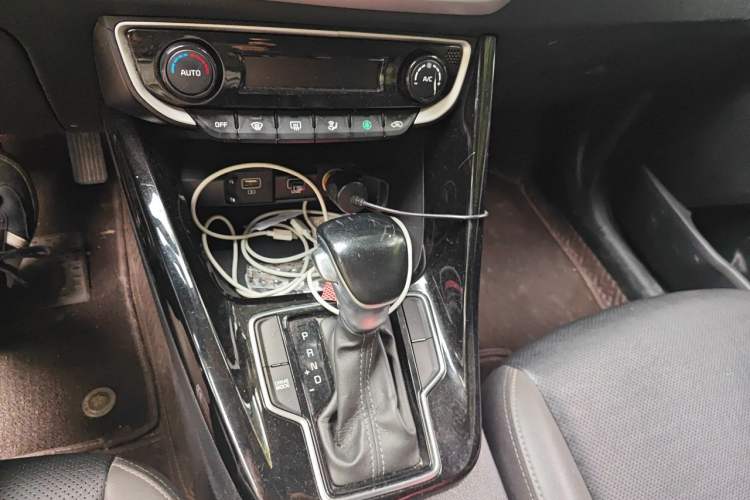 Used Kia Sportage R 2018 2.0L Automatic Smart Luxury Version China V Standard Gear Lever