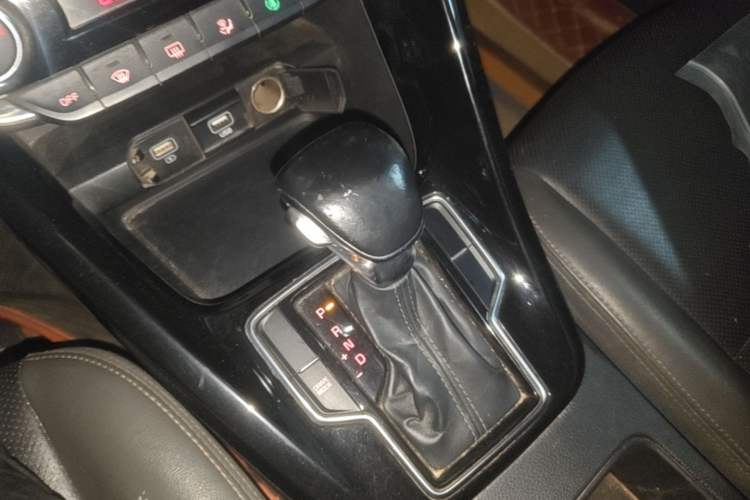 Used Kia Sportage R 2018 2.0L Automatic Smart Luxury Version China V Standard Gear Lever