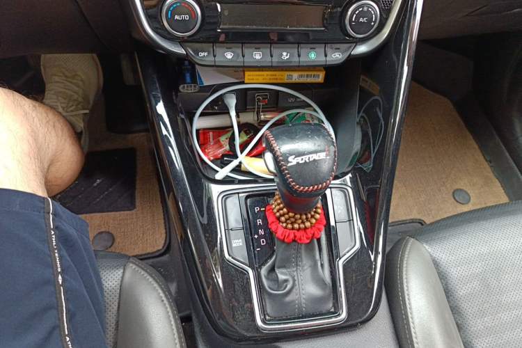 Used Kia Sportage R 2018 2.0L Automatic Smart Luxury Version China V Standard Gear Lever