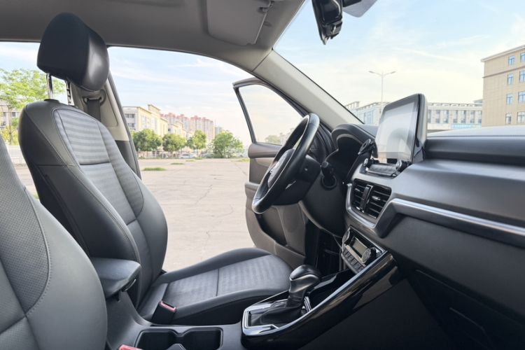 Used Kia Sportage R 2018 2.0L Automatic Smart Luxury Version China V Standard Interior 1