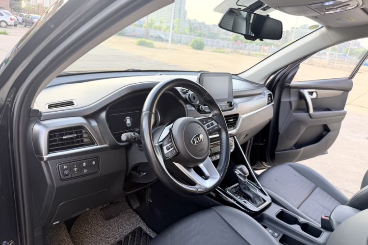 Used Kia Sportage R 2018 2.0L Automatic Smart Luxury Version China V Standard Interior 2