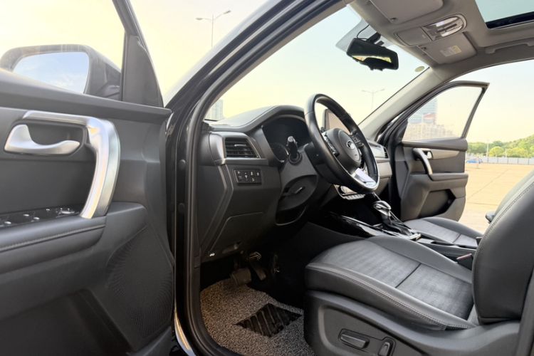 Used Kia Sportage R 2018 2.0L Automatic Smart Luxury Version China V Standard Interior 3