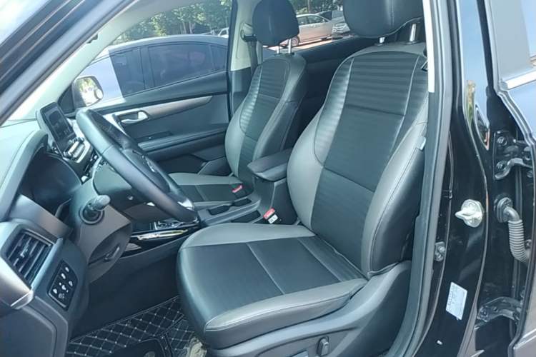 Used Kia Sportage R 2018 2.0L Automatic Smart Luxury Version China V Standard Left Front Seat