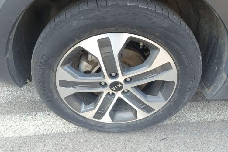 Used Kia Sportage R 2018 2.0L Automatic Smart Luxury Version China V Standard Left Front Wheel Hub