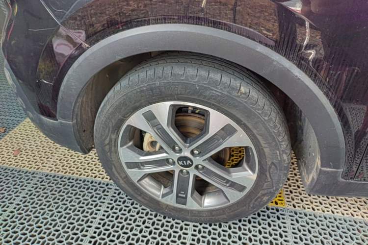 Used Kia Sportage R 2018 2.0L Automatic Smart Luxury Version China V Standard Left Front Wheel Hub