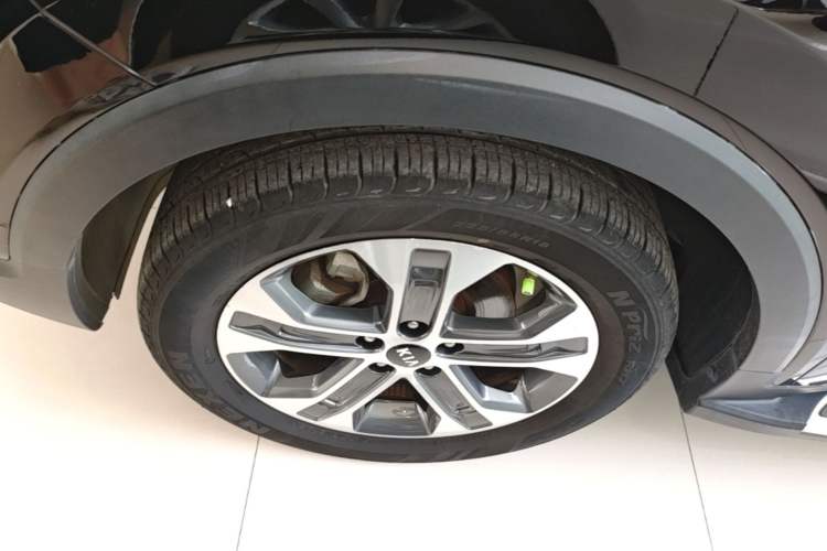 Used Kia Sportage R 2018 2.0L Automatic Smart Luxury Version China V Standard Left Front Wheel Hub