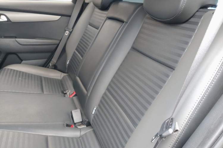 Used Kia Sportage R 2018 2.0L Automatic Smart Luxury Version China V Standard Left Rear Seat