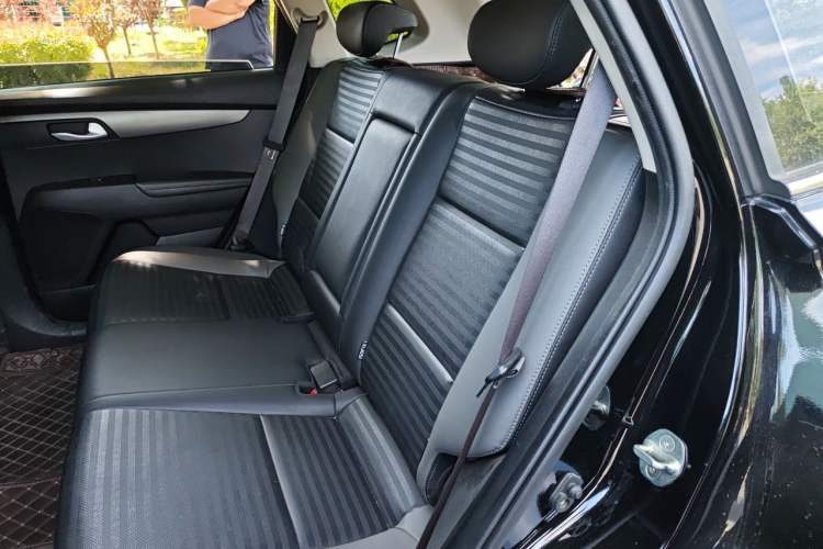 Used Kia Sportage R 2018 2.0L Automatic Smart Luxury Version China V Standard Left Rear Seat