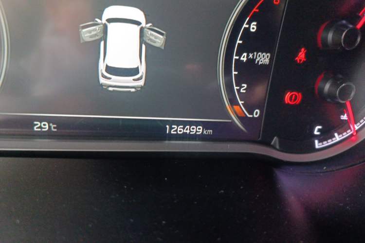 Used Kia Sportage R 2018 2.0L Automatic Smart Luxury Version China V Standard Odometer Close Up