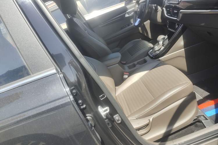 Used Kia Sportage R 2018 2.0L Automatic Smart Luxury Version China V Standard Right Front Seat