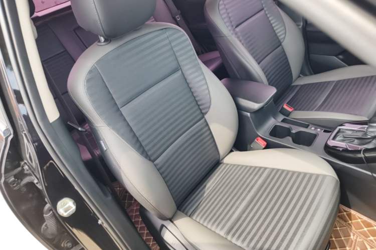 Used Kia Sportage R 2018 2.0L Automatic Smart Luxury Version China V Standard Right Front Seat
