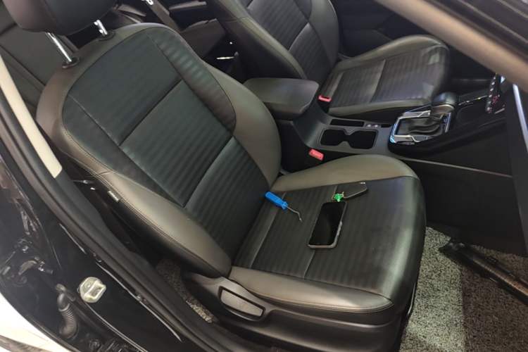 Used Kia Sportage R 2018 2.0L Automatic Smart Luxury Version China V Standard Right Front Seat