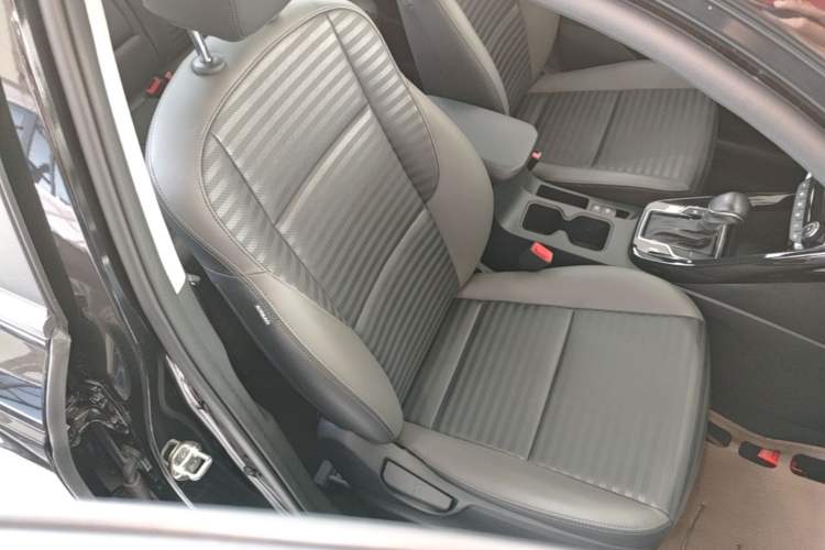 Used Kia Sportage R 2018 2.0L Automatic Smart Luxury Version China V Standard Right Front Seat