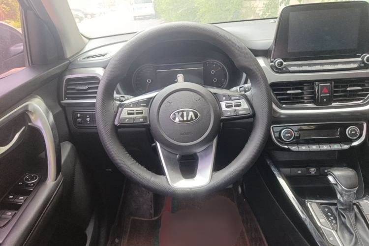 Used Kia Sportage R 2018 2.0L Automatic Smart Luxury Version China V Standard Steering Wheel