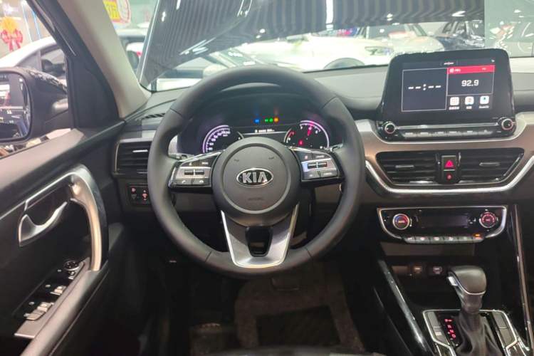 Used Kia Sportage R 2018 2.0L Automatic Smart Luxury Version China V Standard Steering Wheel
