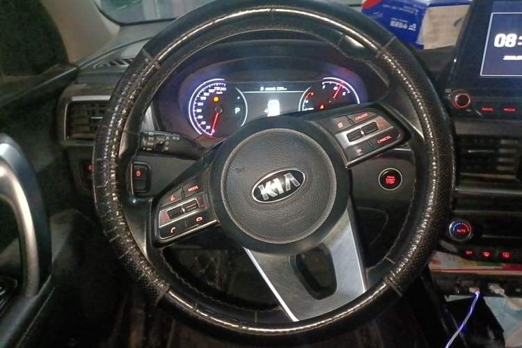 Used Kia Sportage R 2018 2.0L Automatic Smart Luxury Version China V Standard Steering Wheel