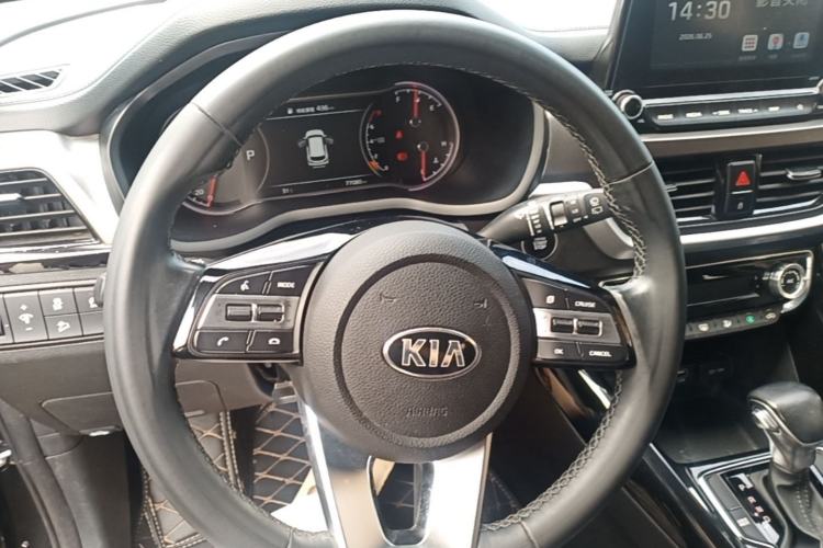 Used Kia Sportage R 2018 2.0L Automatic Smart Luxury Version China V Standard Steering Wheel