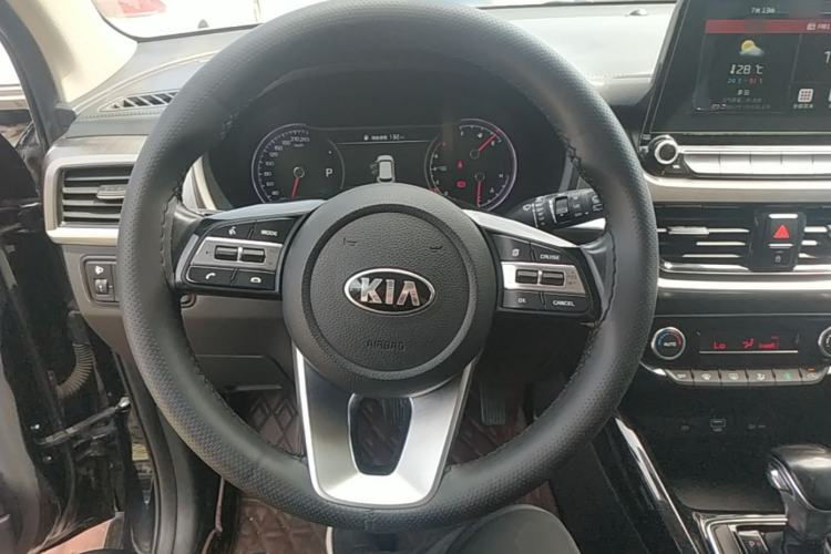 Used Kia Sportage R 2018 2.0L Automatic Smart Luxury Version China V Standard Steering Wheel