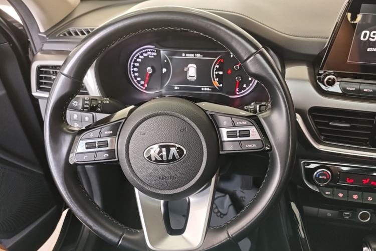 Used Kia Sportage R 2018 2.0L Automatic Smart Luxury Version China V Standard Steering Wheel