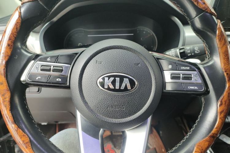Used Kia Sportage R 2018 2.0L Automatic Smart Luxury Version China V Standard Steering Wheel