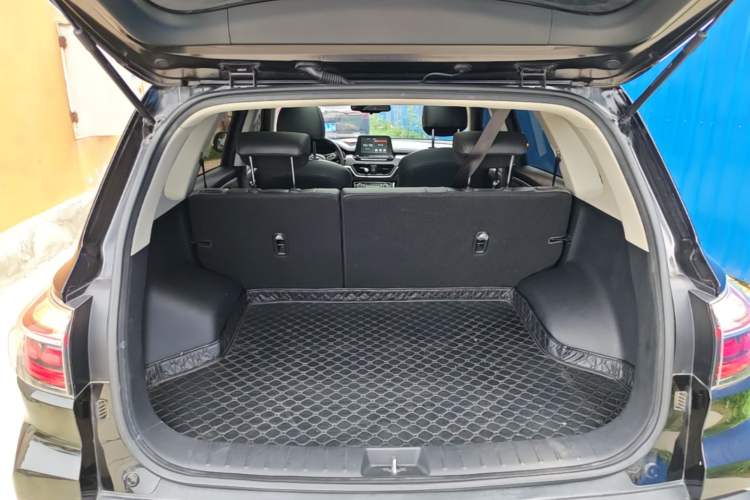Used Kia Sportage R 2018 2.0L Automatic Smart Luxury Version China V Standard Trunk
