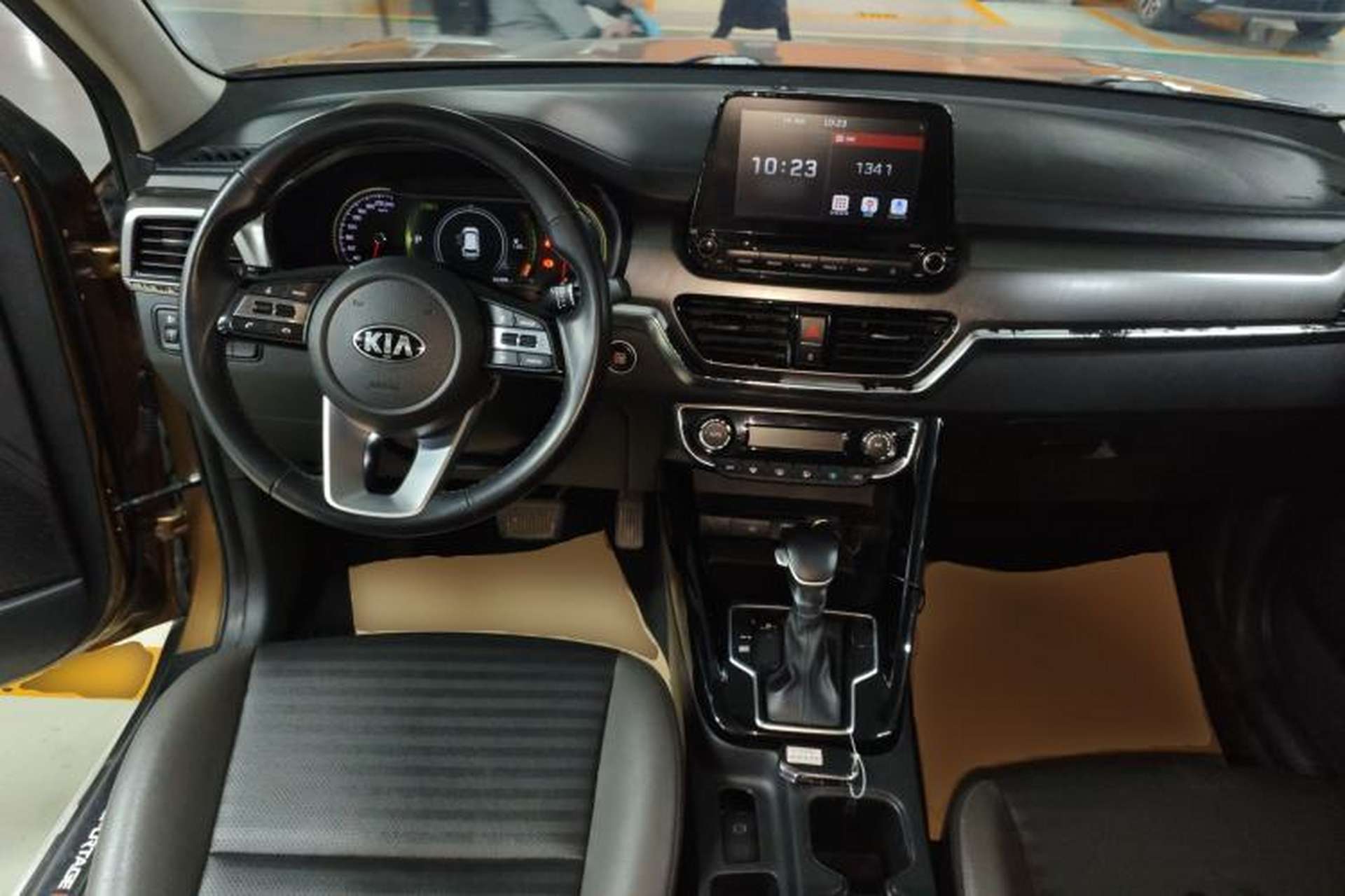 Used Kia Sportage R 2018 2.0L Automatic Smart Luxury Version China V Standard Center Console