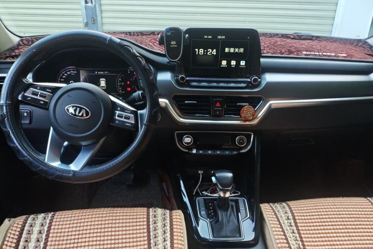 Used Kia Sportage R 2018 2.0L Automatic Smart Luxury Version China V Standard Center Console