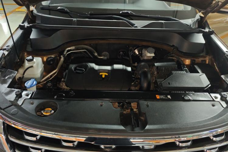 Used Kia Sportage R 2018 2.0L Automatic Smart Luxury Version China V Standard Engine Bay