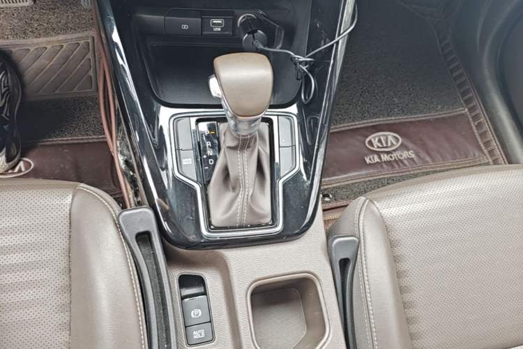 Used Kia Sportage R 2018 2.0L Automatic Smart Luxury Version China V Standard Gear Lever